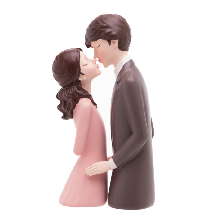 Figura decorativa de resina casal