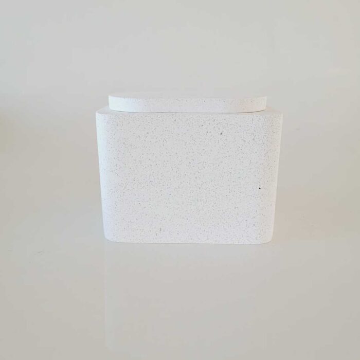 Potiche de resina com tampa com brilhos off white G - Imagem 2