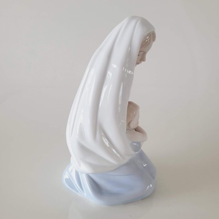 Figura de porcelana Maria com Jesus - Imagem 2