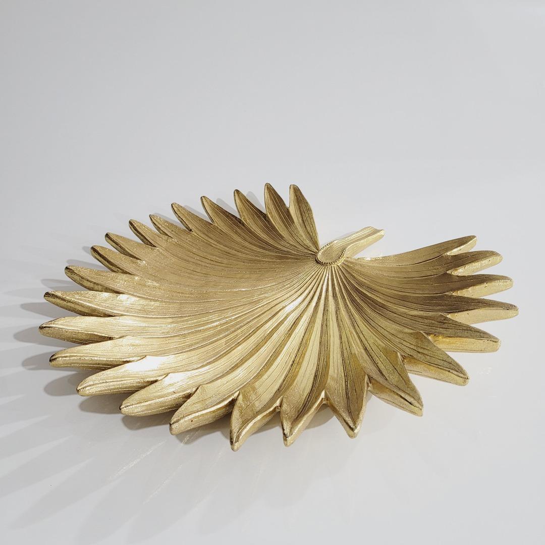 Centro de mesa de resina folha de palmeira Latânia dourada