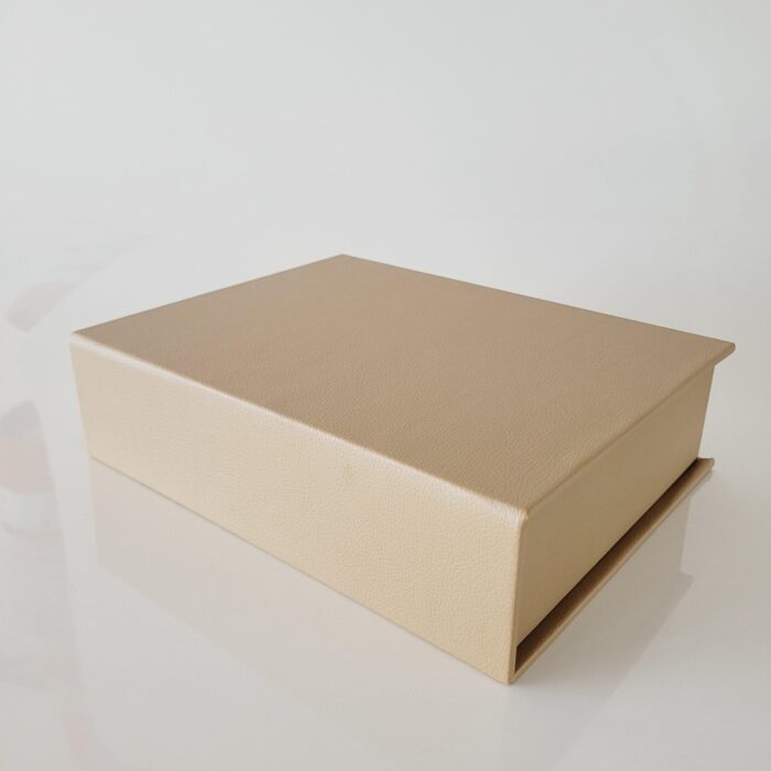 Caixa em MDF revestimento corino bege M