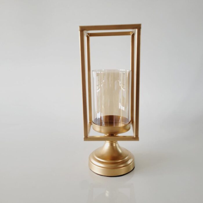 Lanterna decorativa de metal e copo de vidro dourado P 36x13x13