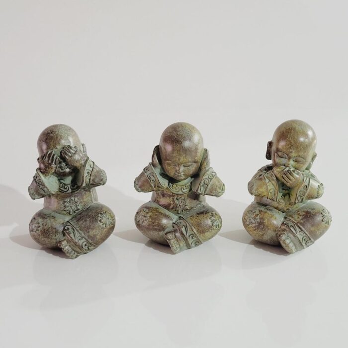 Escultura decorativa em resina monges (trio) 12x8x8